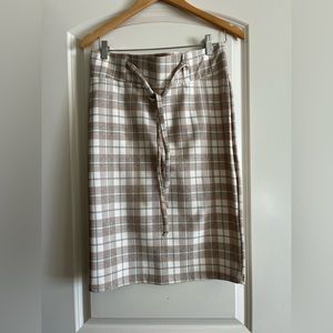 Pull on pin skirt. Tan, cream and light blue.